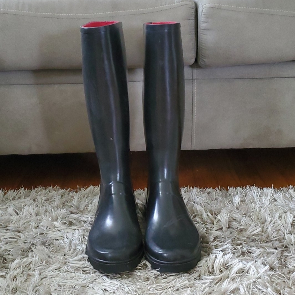 Tall rain boots